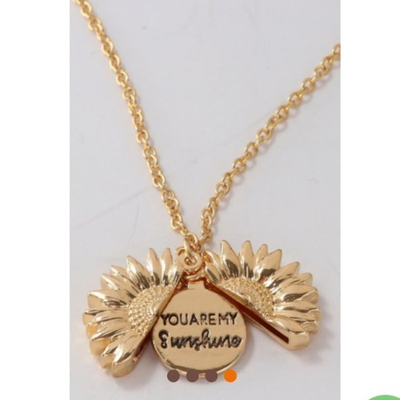☀️Gold Sunshine Pendant Necklace☀️ - Picture 4 of 6